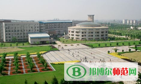 黃岡師范學(xué)院招生辦聯(lián)系電話(huà)