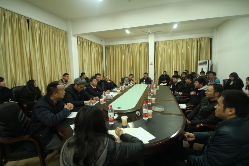 匡樂滿來(lái)湖南師范大學(xué)樹達(dá)學(xué)院調(diào)研物理學(xué)專業(yè)學(xué)生人才培養(yǎng)情況 