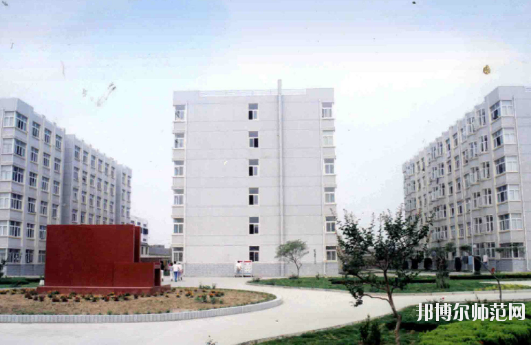 阜陽(yáng)師范學(xué)院信息工程學(xué)院招生辦聯(lián)系電話(huà)
