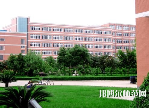 成都城市建設(shè)技工幼兒師范學(xué)校2018年報名條件、招生對象
