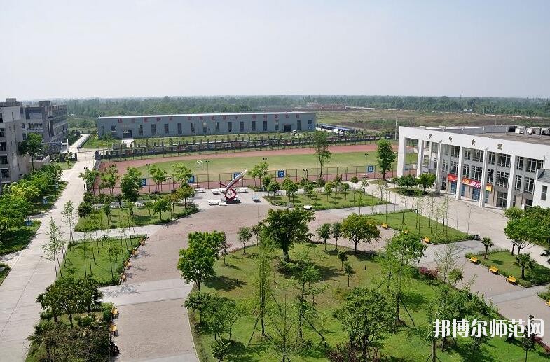 成都電子信息幼兒師范學(xué)校2018年報(bào)名條件、招生對(duì)象