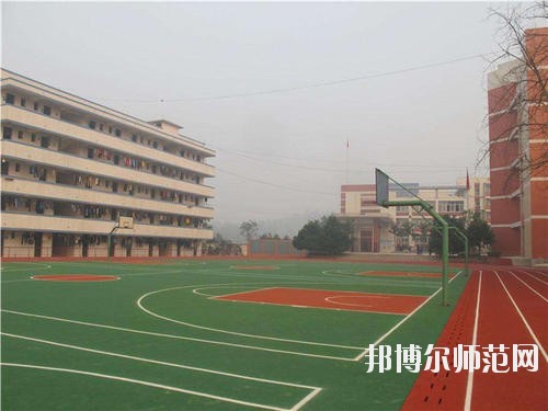 宜賓高場職業(yè)幼兒師范中學2020年報名條件、招生要求、招生對象