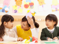 南昌2020年中專幼師學(xué)?？梢钥即髮? /><b>南昌2020年中專幼師學(xué)校可以考大專嗎</b><span>2020-03-23 15:01</span><p>南昌2020年中專幼師學(xué)?？梢钥即髮?對于中專幼師學(xué)校怎么考大專這個問題，相信選擇幼師專業(yè)的小伙伴們都是想拿到一個更高的文</p></a></li>
            <li><a href=