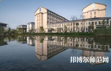 湖北恩施師范學(xué)院2023年報(bào)名條件、招生要求、招生對(duì)象