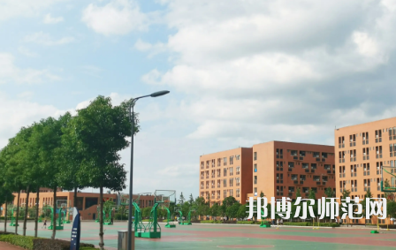 2023年懷化師范高等?？茖W(xué)校環(huán)境如何