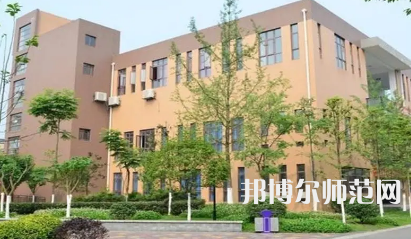 2023年郫縣友愛(ài)職業(yè)技術(shù)幼兒師范學(xué)校報(bào)名條件、招生對(duì)象