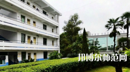 2023年自貢旅游幼師職業(yè)高級(jí)中學(xué)報(bào)名條件、招生對(duì)象